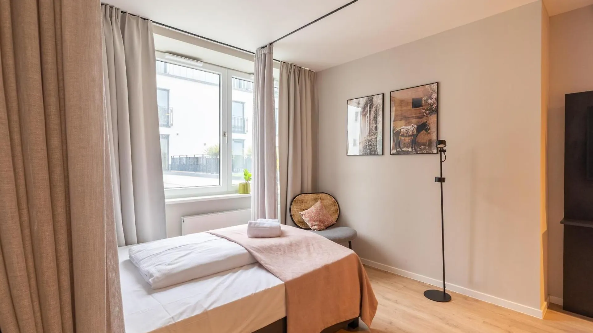 Aparthotel Limehome Duesseldorf Stresemannstrasse - Digital Access