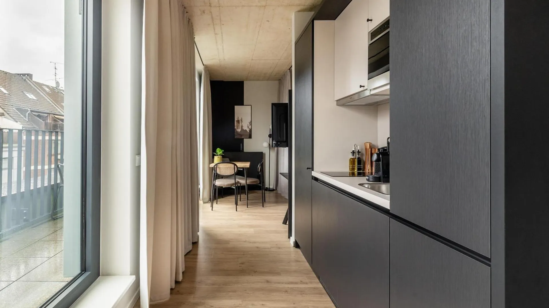 *** Lägenhetshotell Limehome Duesseldorf Stresemannstrasse - Digital Access Tyskland