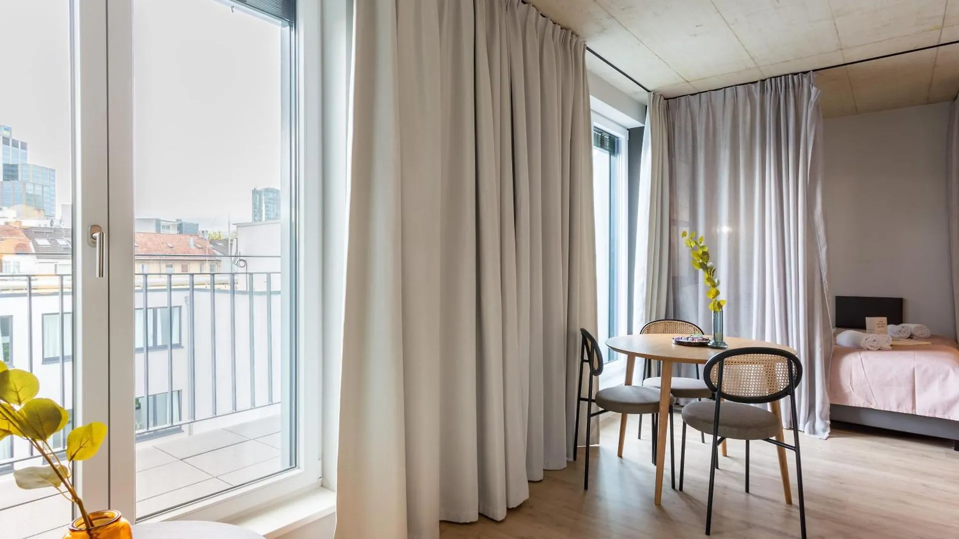 Limehome Duesseldorf Stresemannstrasse - Digital Access 3*, Dusseldorf Germany